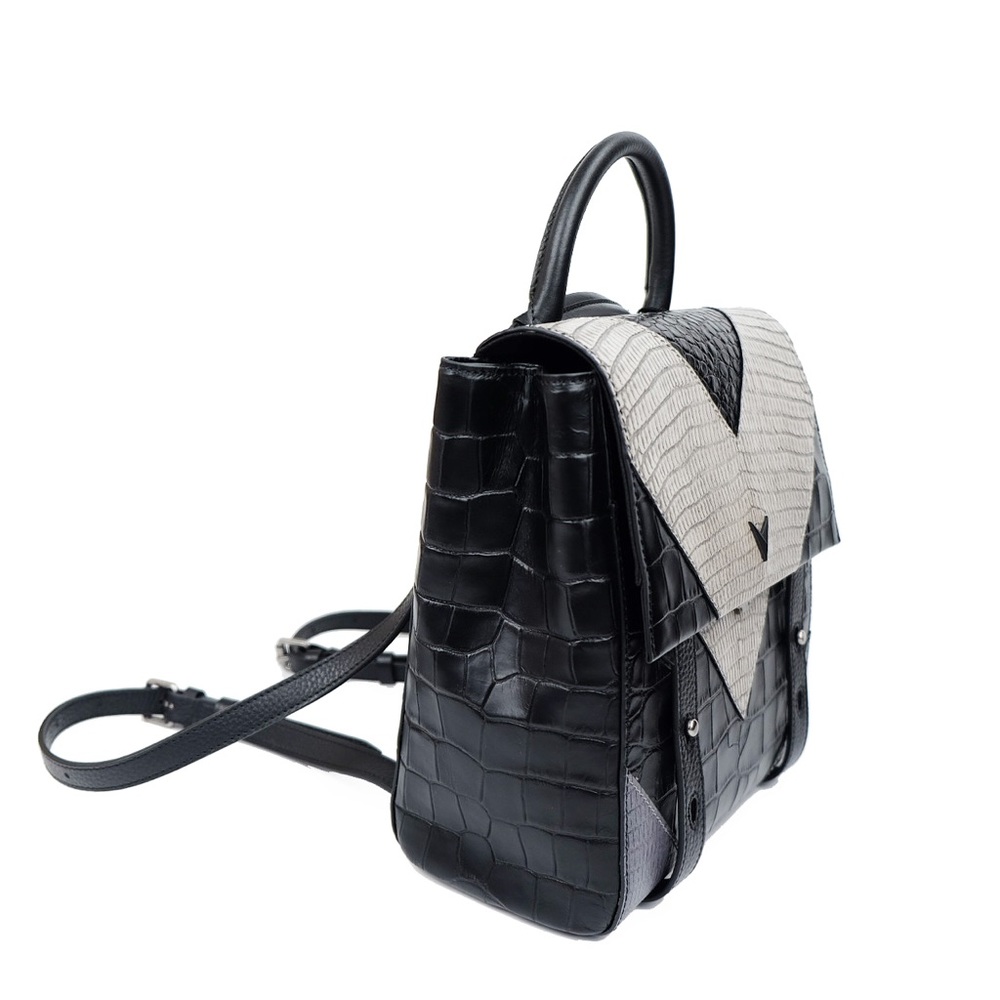 Beautiful convertible Leather backpack/crossbody